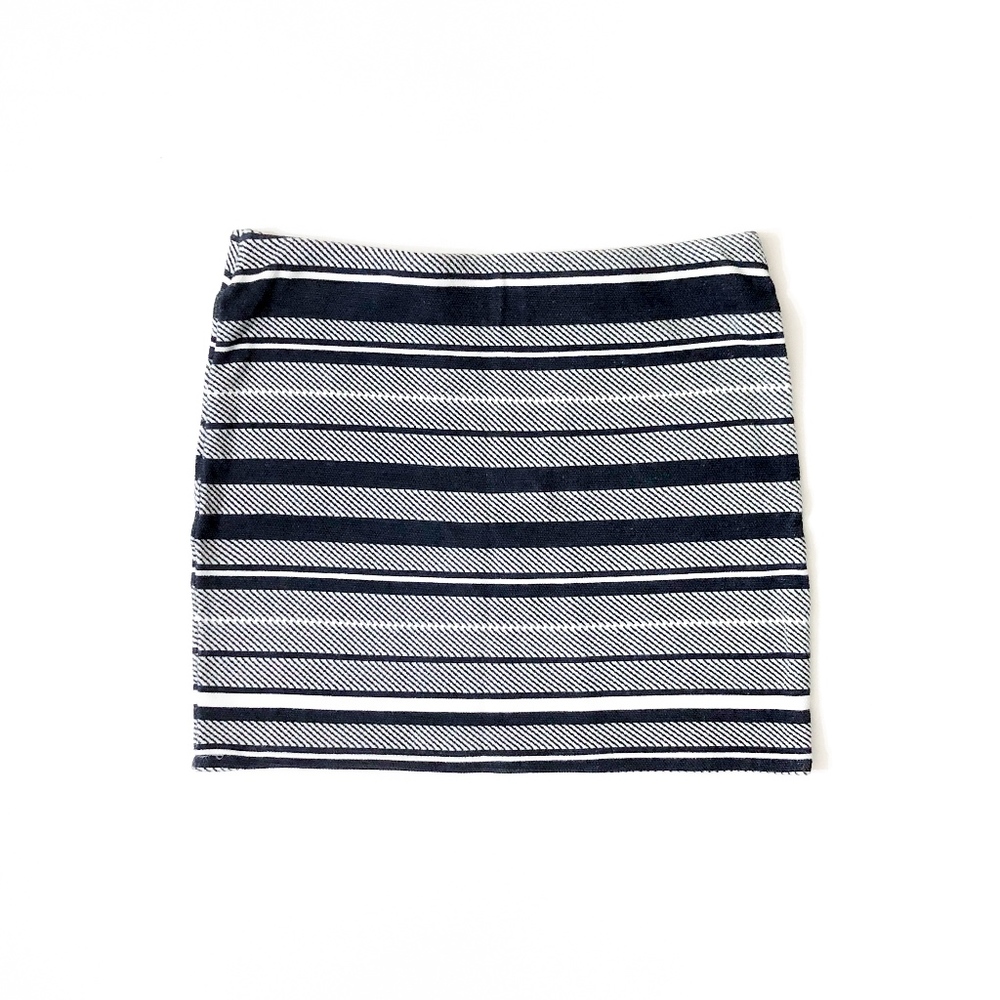 Zara Trafaluc White/Navy Stretch Mini Skirt